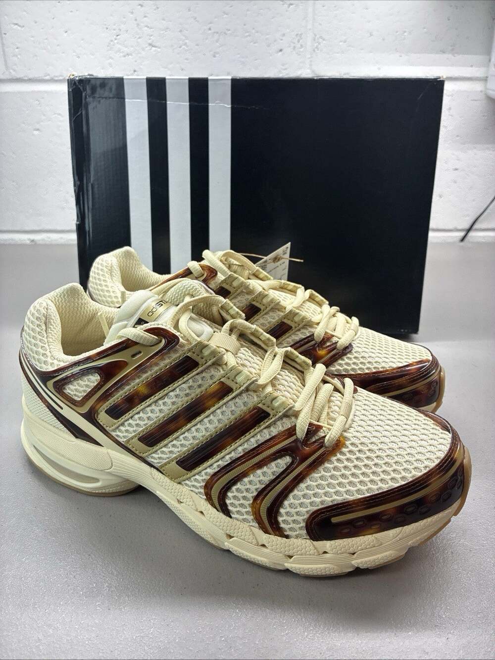adidas Wmns Adistar Control 5 Warm Vanilla Thermal Chrom KJ7788